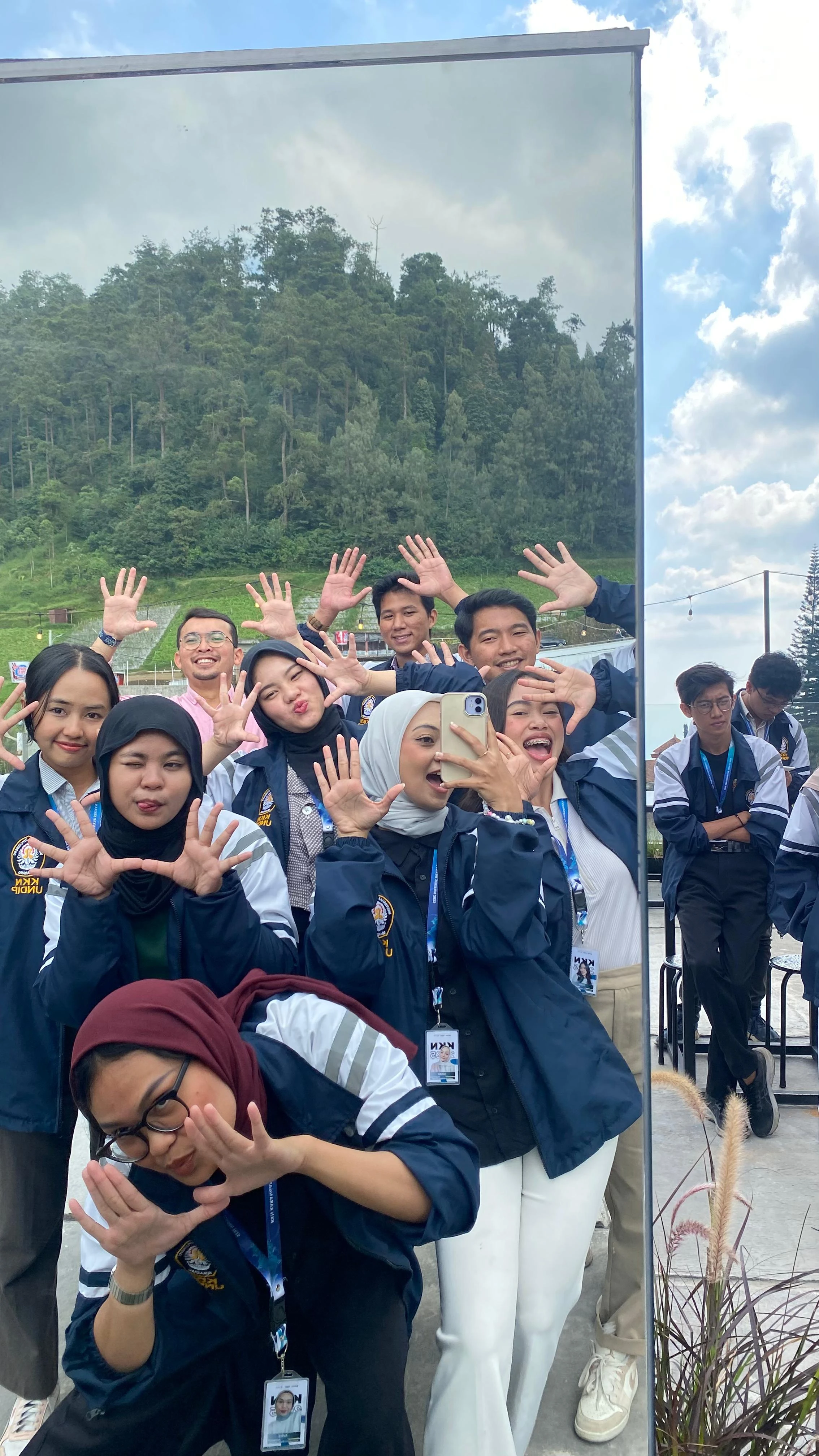 Kelompok Media dan Website KKNT IDBU Kel-19 UNDIP